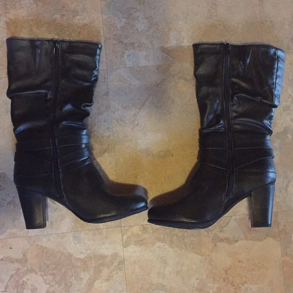 Maurice’s Boots size 8
